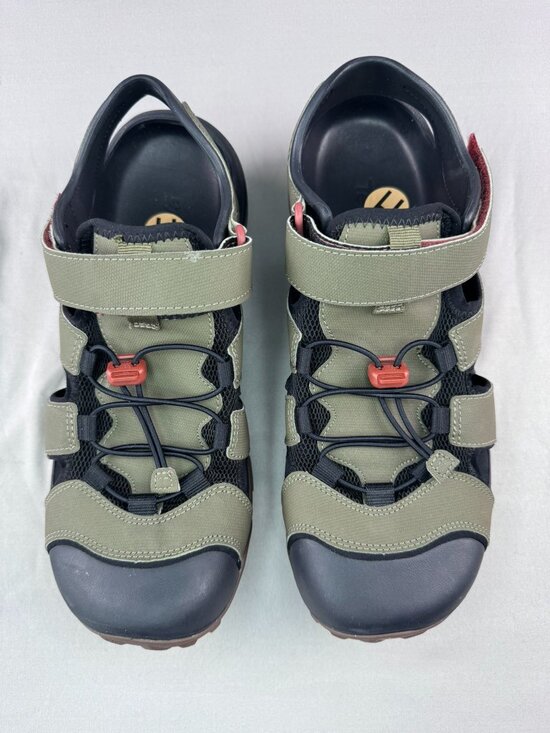 Sandals_&_Flip_Flops